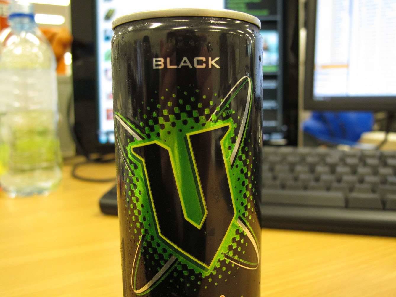 V Energy Drink Black - Atomic - PC & Tech Authority